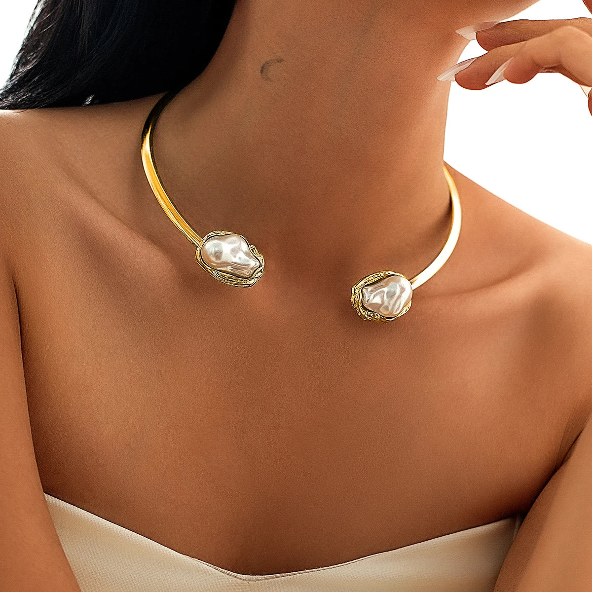 Lunéa Pearl Torque Necklace