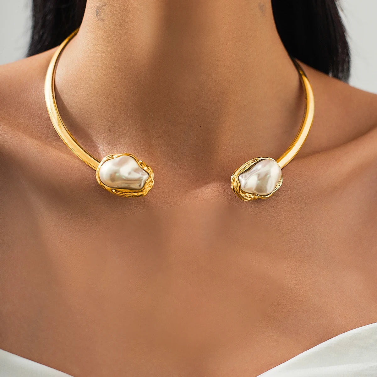Lunéa Pearl Torque Necklace