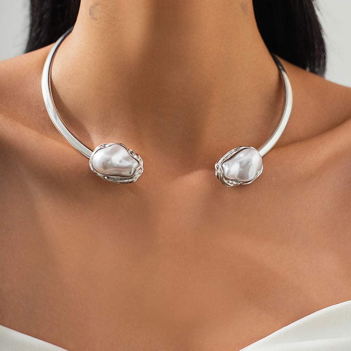Lunéa Pearl Torque Necklace